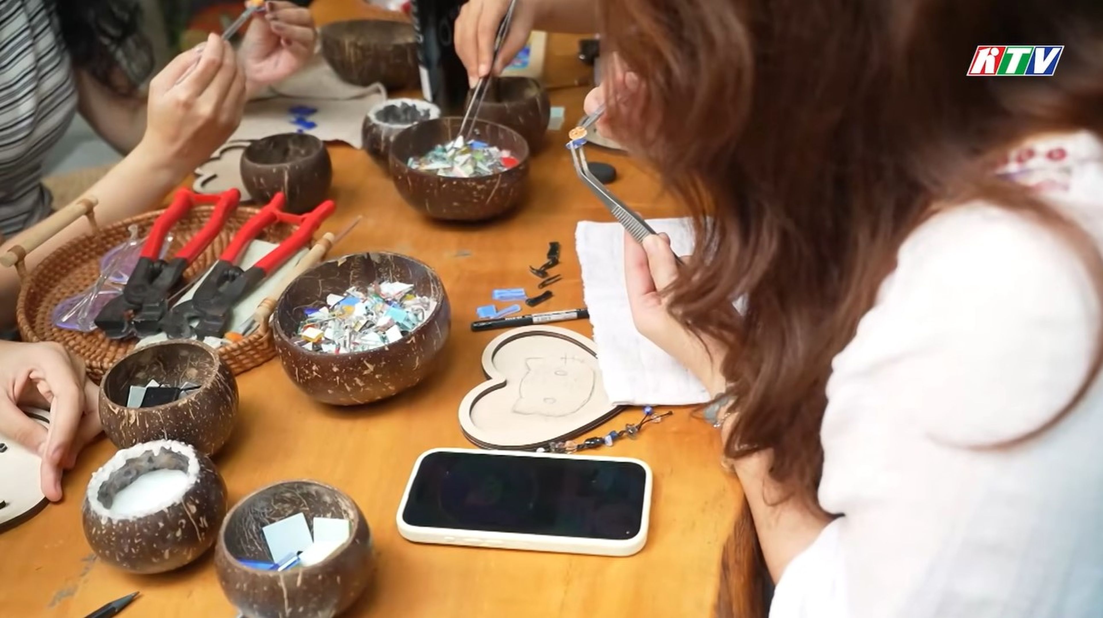 Mosaic Art: New Vitality from Colorful Fragments - Hình 2